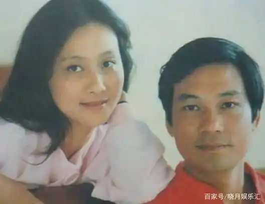 原创靠渴望成名嫁小2岁老公获幸福儿子长相却是一言难尽