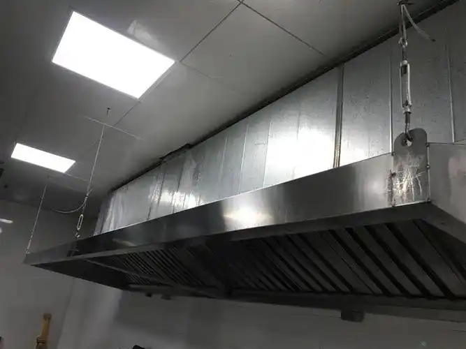 抽油烟机清洗价格方法机械设备法:此方法容易操作,难度小,工作量小