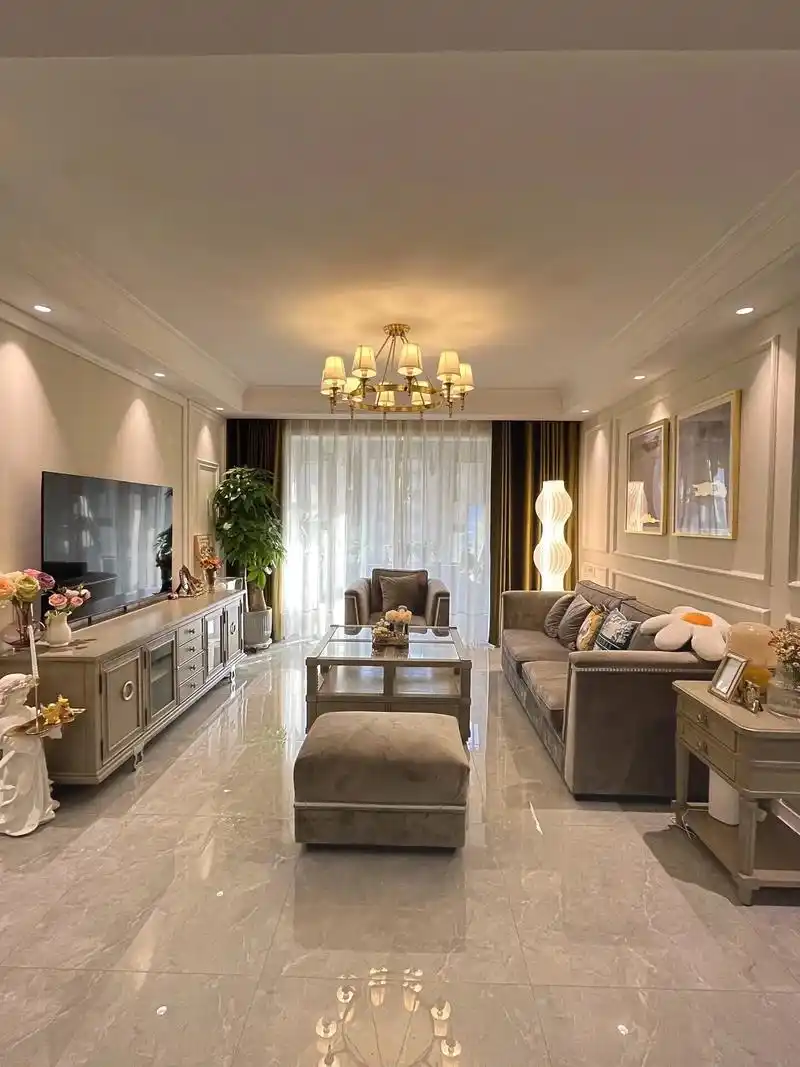 亲戚看了都说显贵气的美式装修风,套内97平三室两厅两卫,硬装很简单