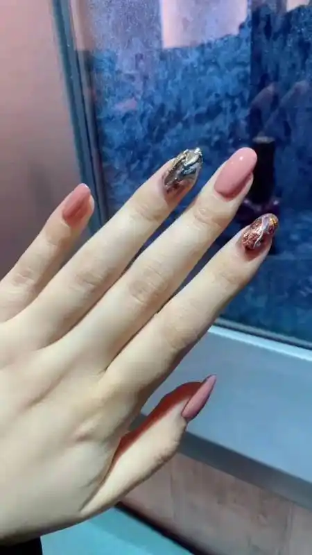 美女手美人更美