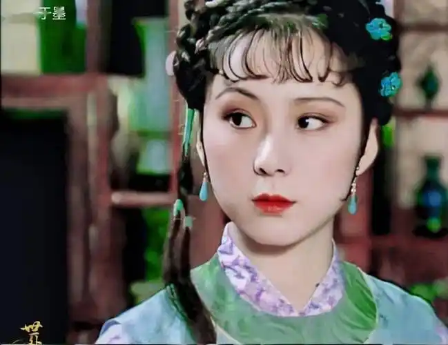 文/青于墨 图/87《红楼梦》剧照晴雯虽不是《红楼梦》中类似宝黛钗的