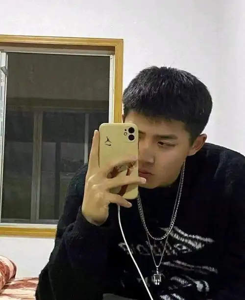 02年湖南帅哥,身高185cm长得真帅!