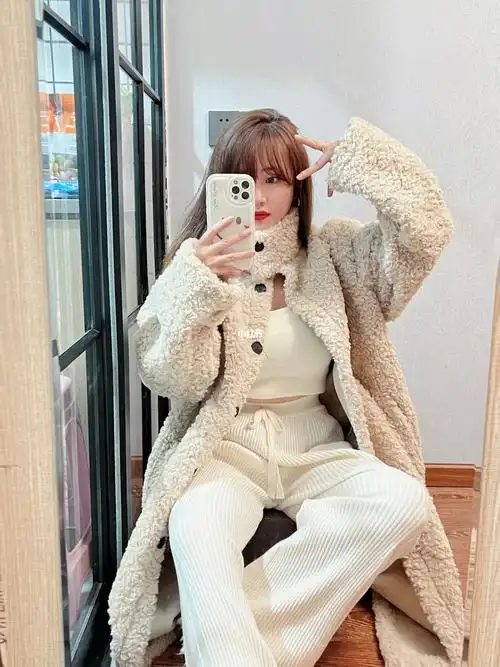160110斤微胖大胸羊羔毛大衣穿搭