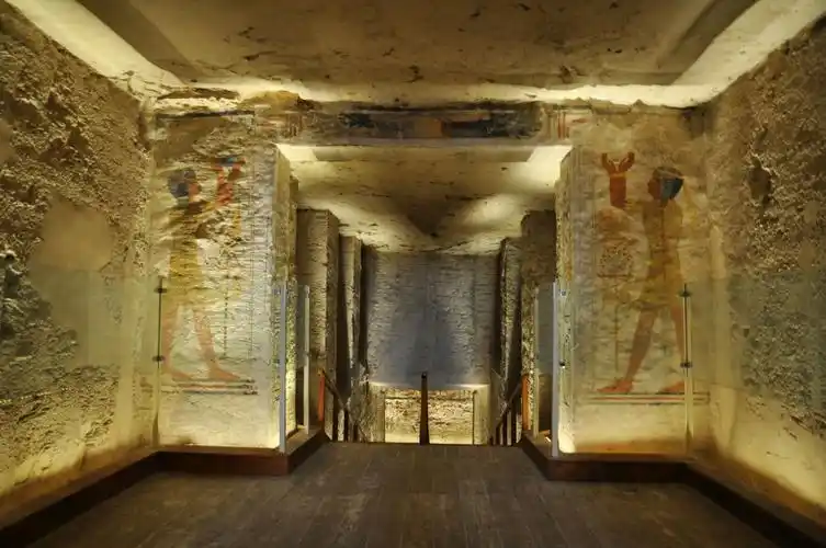 其它 大漠中的王陵 写美篇在通道尽头 是安放法老遗体的岩石墓室 墓室