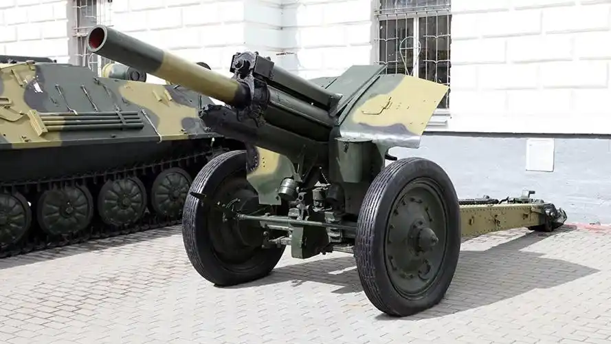 大炮在战争中的作用看看150毫米榴弹炮在抗日战争中的威力