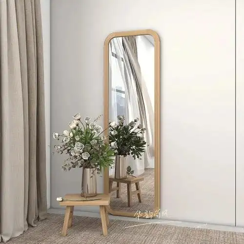 研究了不少款式的全身镜,还有各种摆放技巧,全身镜的摆放也特别讲究