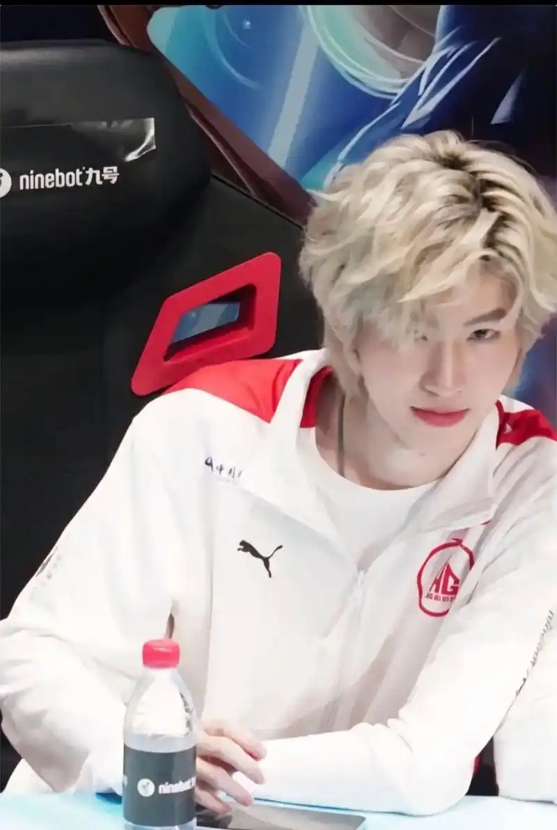 音乐一响,crush出场#成都ag超玩会一诺 #南京hero - 抖音