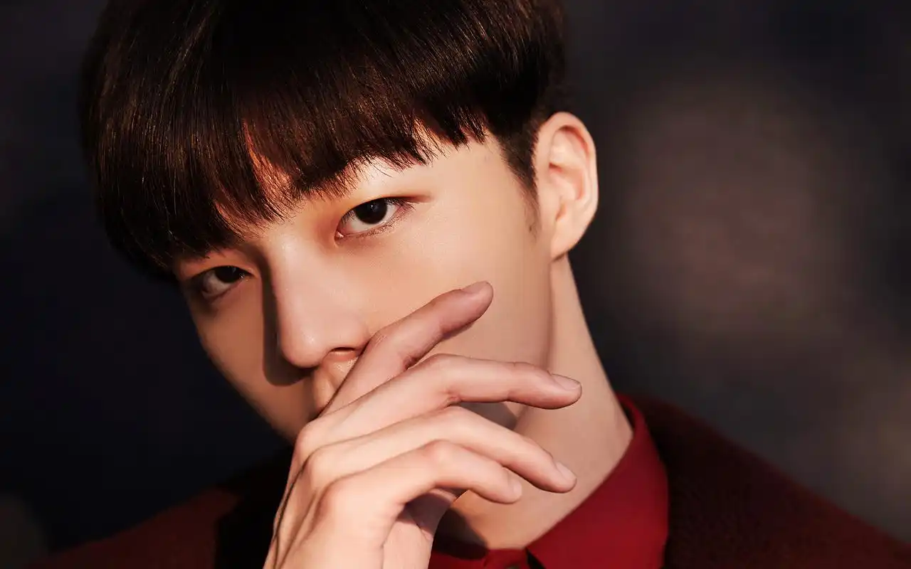 陈立农帅气电脑桌面壁纸图片