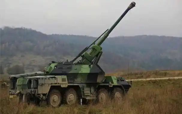 达纳152毫米轮式榴弹炮