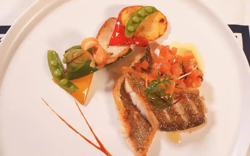 香煎海鲈鱼排队都吃不到的鱼鹿听总厨竟要分享它的秘诀