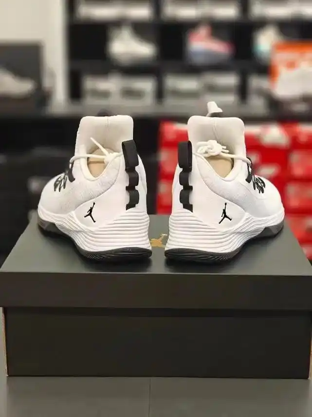 艰难补货 98aj系列:jordanultra fly 2 巴特勒 明星款实战篮球鞋 ah