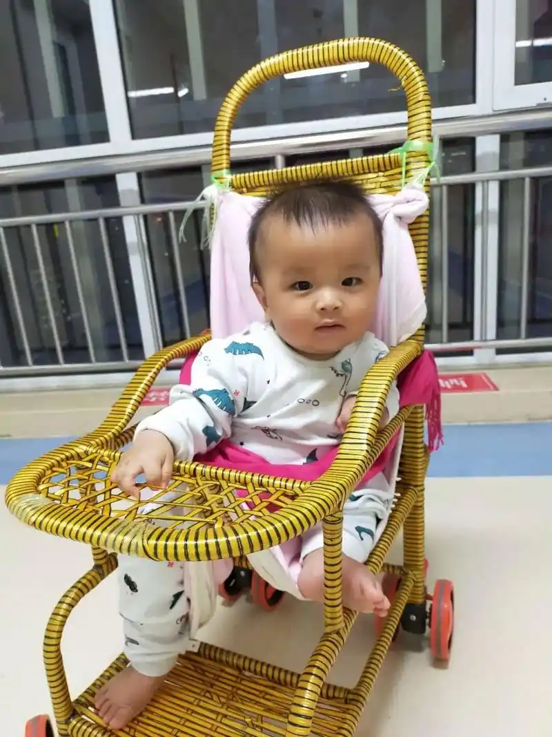 看看孩子小时候的照片…#调皮捣蛋的小家伙  - 抖音