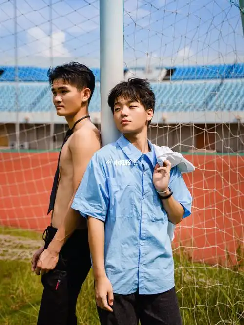 不一样的男生毕业照玉林创意毕业照