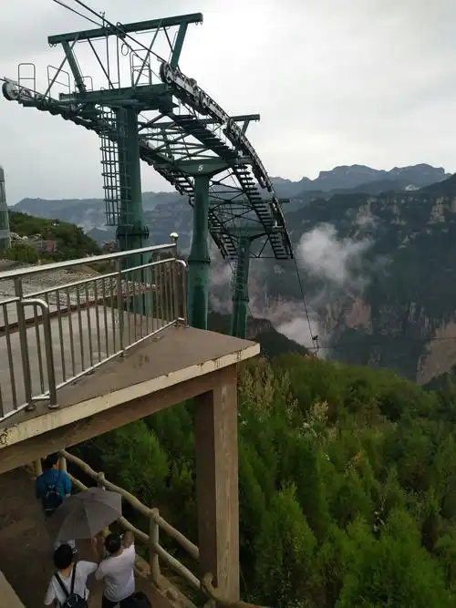 雨中漫游通天峡 作者 玉兔 2017.8.26