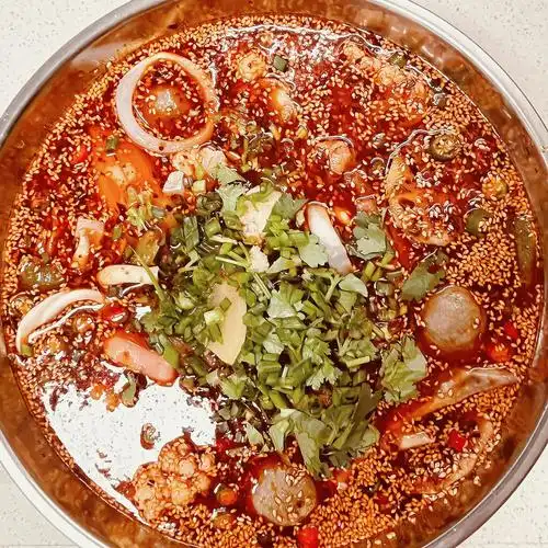 钵钵鸡不错牛丸虾子鱿鱼卷扇贝脆皮肠肥牛千层肚莴笋藕片蘑菇土豆花菜