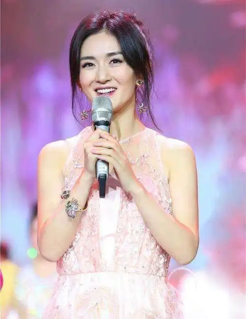 一场小年晚会, 让人们见证了湖南卫视女主持的排位