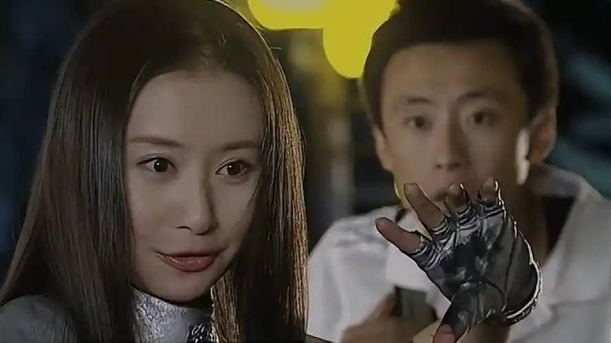 魔幻手机:好看了!小千无意说对傻妞的密码,傻妞制服三人和黄眉