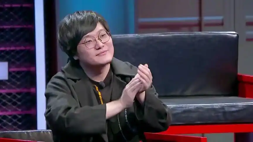 《脱口秀大会》第二季收官,卡姆拿下冠军,王建国再次失意陪跑