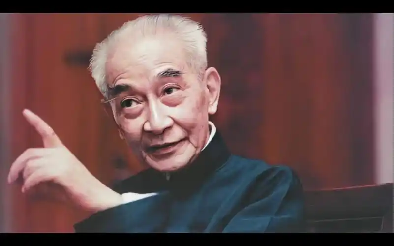 南怀瑾先生:千万不要这样读书写字,对肩膀,眼睛伤害非常大!