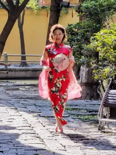 江南水乡风韵旗袍