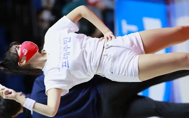 韩国啦啦队 安智贤 (an ji-hyun) - 211219 赛前助威介绍 男篮 (sk