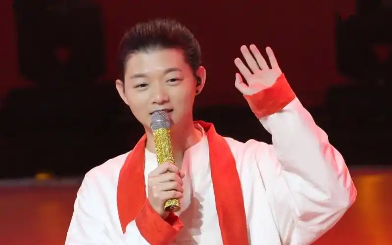 【霍尊】 2018重庆春晚,品"诗侠"风范