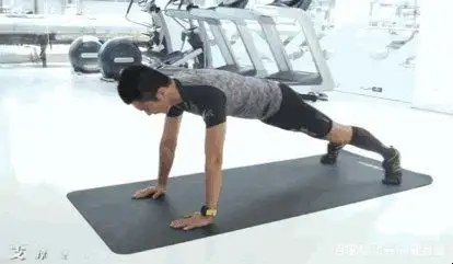 新晋比基尼健身大赛冠军—叶彤,教你通过肌肉训练,打造健美身材