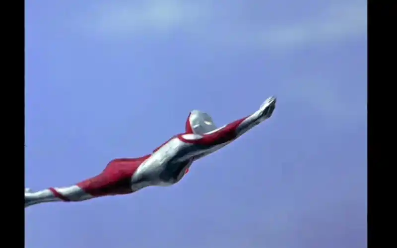 初代奥特曼的特殊降落方式