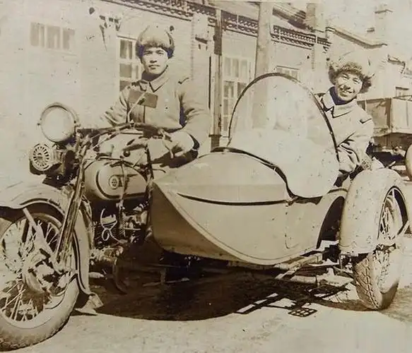 日本鬼子在侵华战争中使用的三轮摩托车是这样的来历