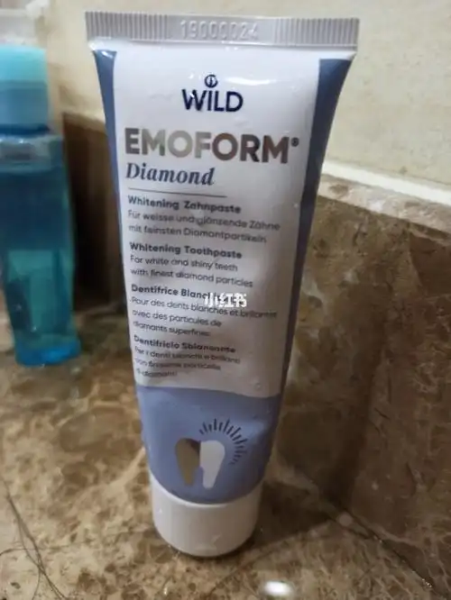 怀尔德美白牙膏