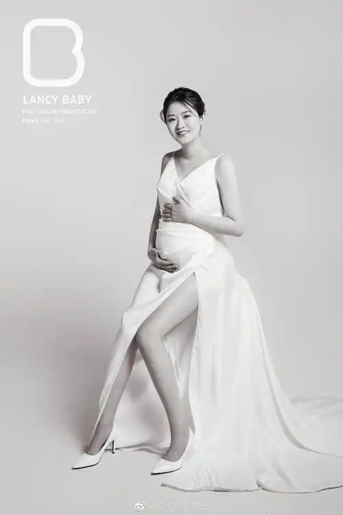 这组超美孕妇照迷人的一塌糊涂身上自带一种特殊的孕妈气质浑身