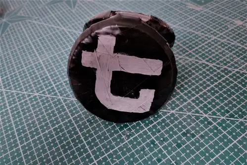 用硬纸板做一个伍六七的暗器总感觉有什么地方不太对