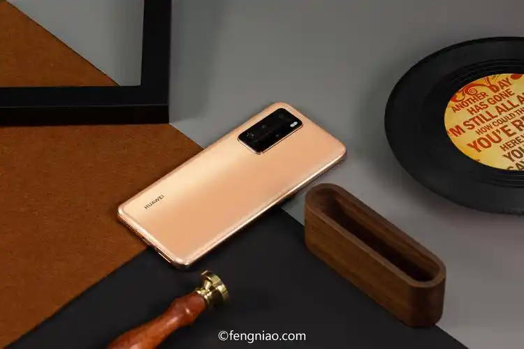 首款四曲面屏 华为p40系列双机图赏