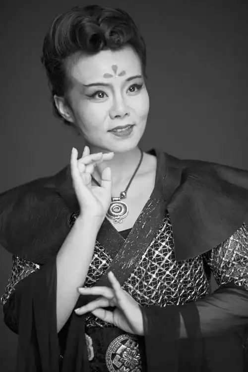 龚琳娜称得上是真正的艺术家!