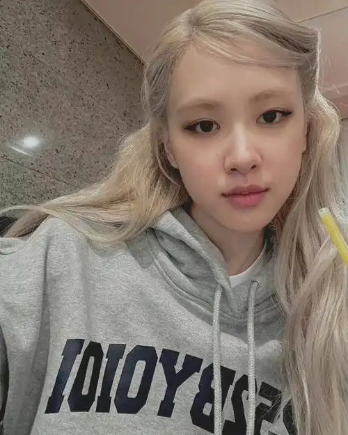 朴彩英生图美女