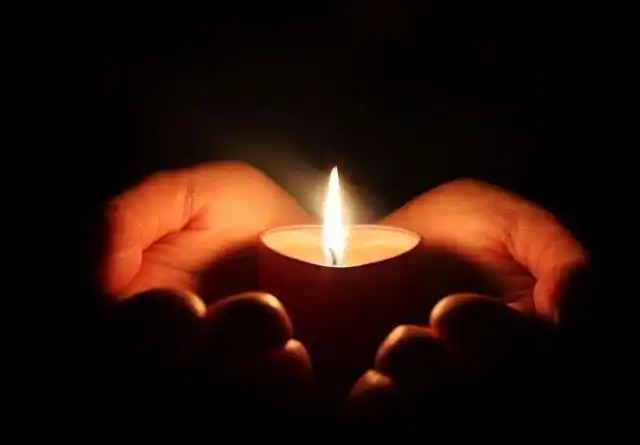 点一盏心灯,缅怀先人