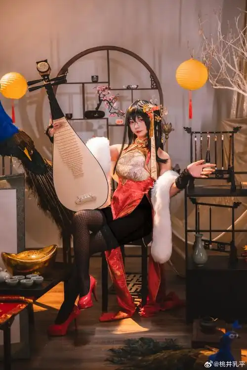 碧蓝航线超话#大凤##cosplay##大凤旗袍#  鹩-凤鸣春晓  出镜:@桃井乳