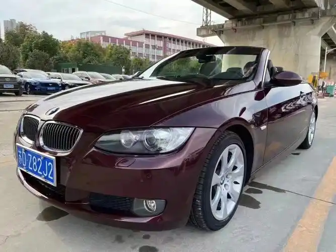 宝马330敞篷富婆一手车