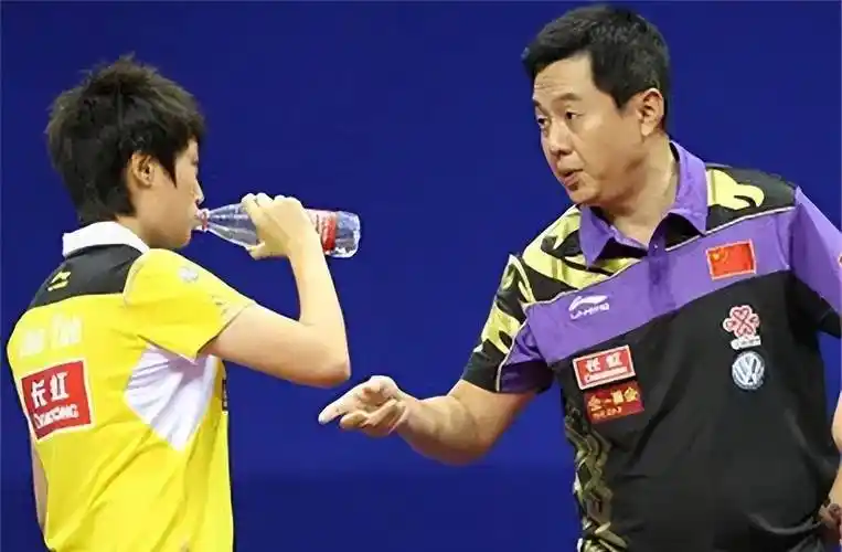 施之皓:赴巴新执教,二婚娶弟子李楠,弃用郭跃引争议_乒乓球_事情_上海