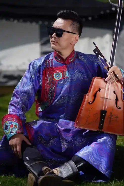 还有知名歌唱家齐峰,其其格玛与大家熟知的来国庆,秀仁其梅格,道尔吉