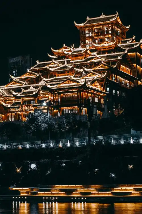 墨达楼是恩施州土家族的一种特色建筑群,它是仿造过去土司居所所建.