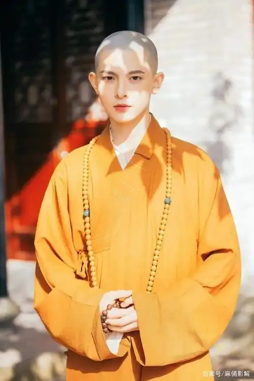 破千分享「最帅和尚」于脸书爆红,网友暴动:「可以为他破戒」