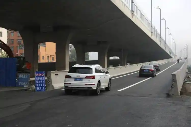 信阳新十八大街高架桥3处匝道开放
