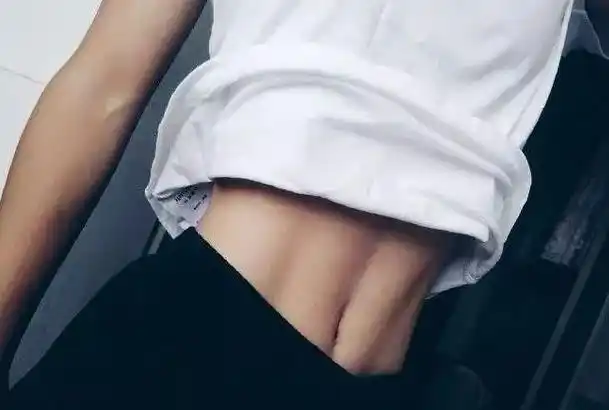 有种"羡慕"叫秀腹肌,小学生vs高中生,看到大学生:我要上大学