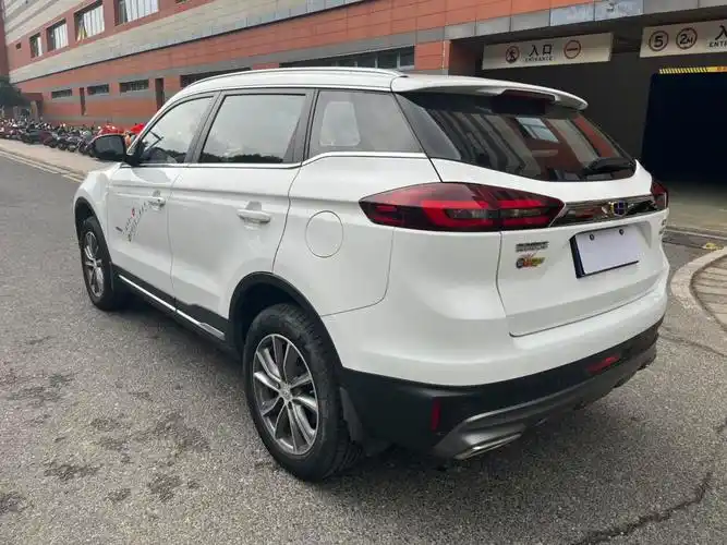 新到店:19年吉利博越,1.8t自动挡,一键启动,全景天窗