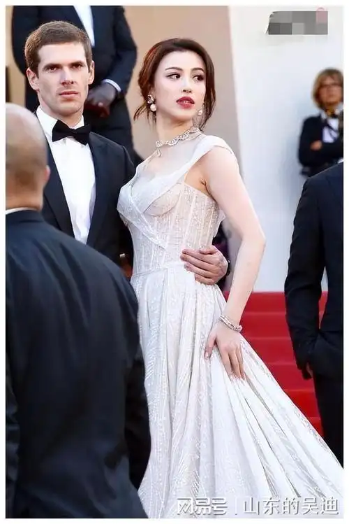 离婚多年后刘翔依旧刘翔而葛天已经焕然一新