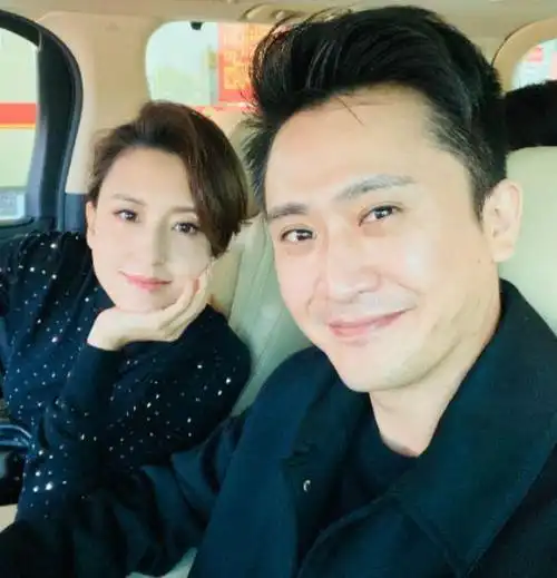 央视主持人杨帆进央视16年娶相恋10年女友一家三口很幸福