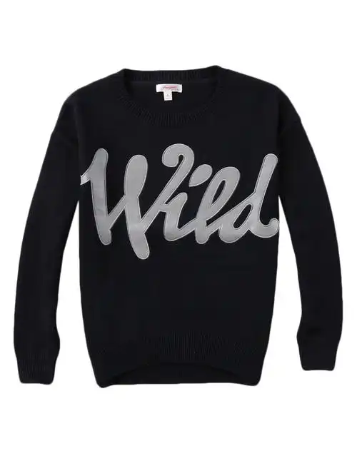 女装黑色圆领胸前字母贴布绣毛衣