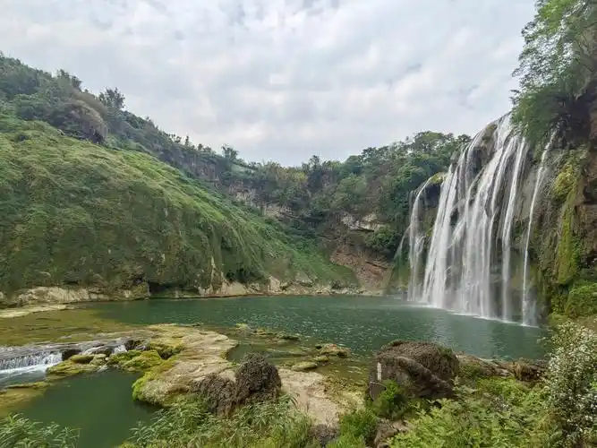 黄果树瀑布遇见彩虹水帘洞内部景观