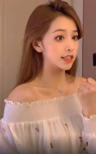 刘思瑶再次发文怒怼撒野女孩我有背景不好惹方脸姐就是牛